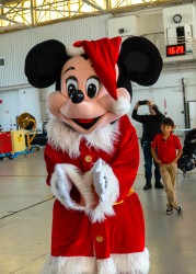 DSC05335 1735063772 Christmas Mickey Mouse