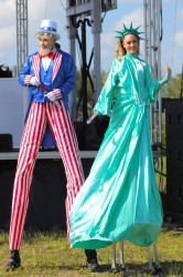 IMGL0012 1734641184 Statue Of Liberty Stilt Walker